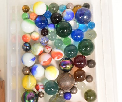 Lot 300 - MARBLES - EXTENSIVE COLLECTION OF 20TH CENTURY MARBLES