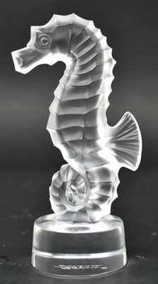 Lot 104 - LALIQUE - CONTEMPORARY GLASS SEAHORSE PAPERWEIGHT