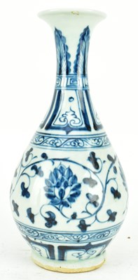 Lot 46 - BLUE AND WHITE PORCELAIN YUHUCHUN VASE 青花 花卉玉壶春瓶