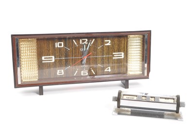 Lot 220 - MID CENTURY RETRO CORAL CLOCK & PERPETUAL CALENDAR