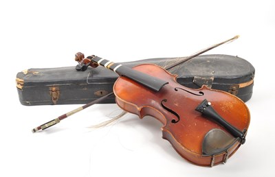 Lot 403 - EARLY 20TH CENTURY 3/4 VIOLIN WITH CASE & BOW