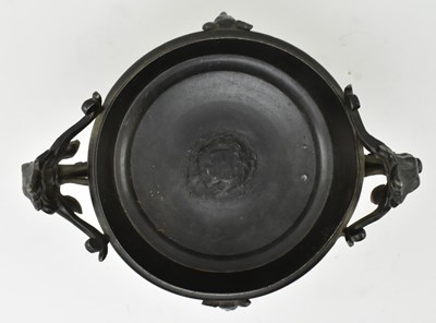 Lot 85 - VICTORIAN GRAND TOUR LATE 19TH CENTURY BRONZE TAZZA URN
