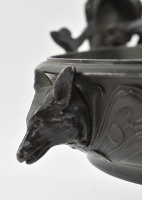 Lot 85 - VICTORIAN GRAND TOUR LATE 19TH CENTURY BRONZE TAZZA URN
