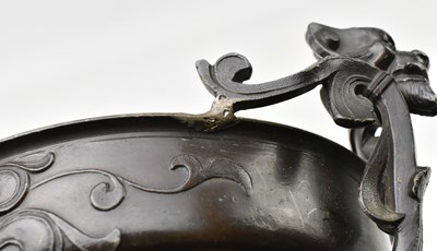 Lot 85 - VICTORIAN GRAND TOUR LATE 19TH CENTURY BRONZE TAZZA URN