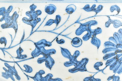 Lot 116 - YUAN STYLE BLUE AND WHITE CERAMIC JAR 元 青花缠枝莲罐