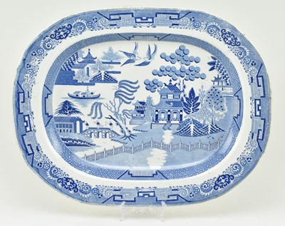 Lot 174 - 19TH CENTURY SPODE WILLOW PATTERN BLUE & WHITE MEAT PLATTER