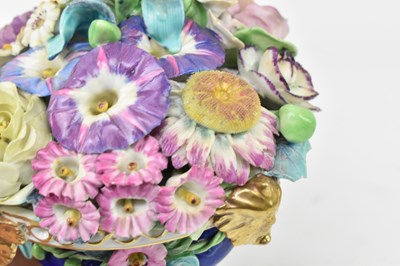 Lot 175 - CROWN DERBY - EARLY 19TH CENTURY PORCELAIN URN WITH ENCRUSTED FLOWERS
