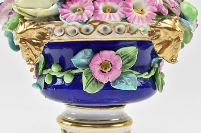 Lot 175 - CROWN DERBY - EARLY 19TH CENTURY PORCELAIN URN WITH ENCRUSTED FLOWERS