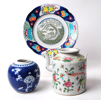 Lot 152 - COLLECTION OF 19TH CENTURY PORCELAIN CHINESE ITEMS