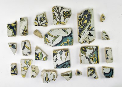 Lot 3 - COLLECTION OF 17TH CENTURY IRANIAN SAFAVID PERSIAN TILE FRAGMENTS