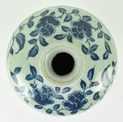 Lot 78 - MING BLUE AND WHITE FIGURINE MEIPING VASE 明 青花人物梅瓶