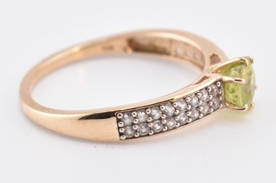 Lot 465 - HALLMARKED 9CT GOLD & GEM SET RING