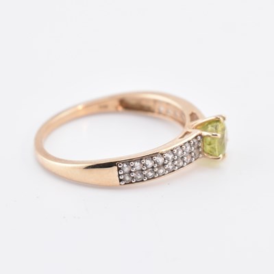 Lot 465 - HALLMARKED 9CT GOLD & GEM SET RING