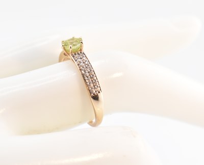Lot 465 - HALLMARKED 9CT GOLD & GEM SET RING