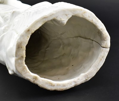 Lot 59 - QING DEHUA BLANC DE CHINE GUANYIN 清 德化白瓷观音立像