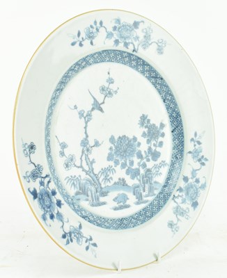 Lot 24 - QING DYNASTY BLUE AND WHITE CHARGER PLATE 清 青花花鸟盘