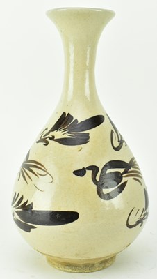 中国古陶 施釉皿 唐～北宋 Lot 92 - NORTHERN SONG CIZHOU YUHUNCHUN VASE 北宋磁州窑玉壶春瓶