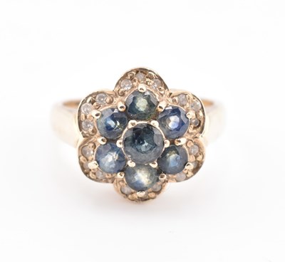 Lot 230 - 9CT GOLD SAPPHIRE & DIAMOND CLUSTER RING