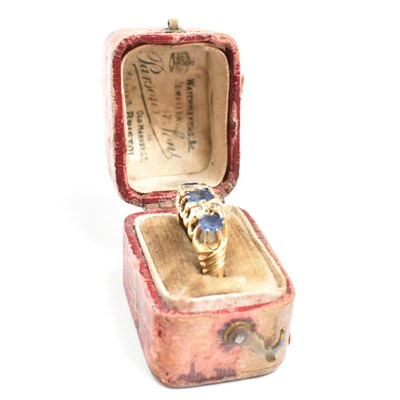 Lot 186 - EDWARDIAN 18CT GOLD SAPPHIRE & DIAMOND RING