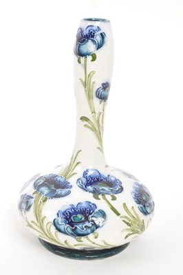 Lot 67 - MACINTYRE - W. MOORCROFT - EARLY 20TH CENTURY VASE