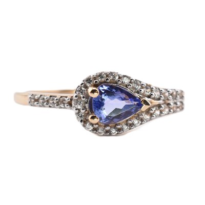 Lot 498 - HALLMARKED 9CT GOLD TANZANITE & WHITE STONE RING
