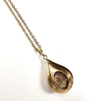 Lot 367 - GOLD & SMOKY QUARTZ PENDANT NECKLACE & BRACELET