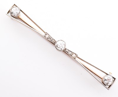 Lot 44a - 1920S GOLD,PLATINUM & DIAMOND BAR BROOCH PIN