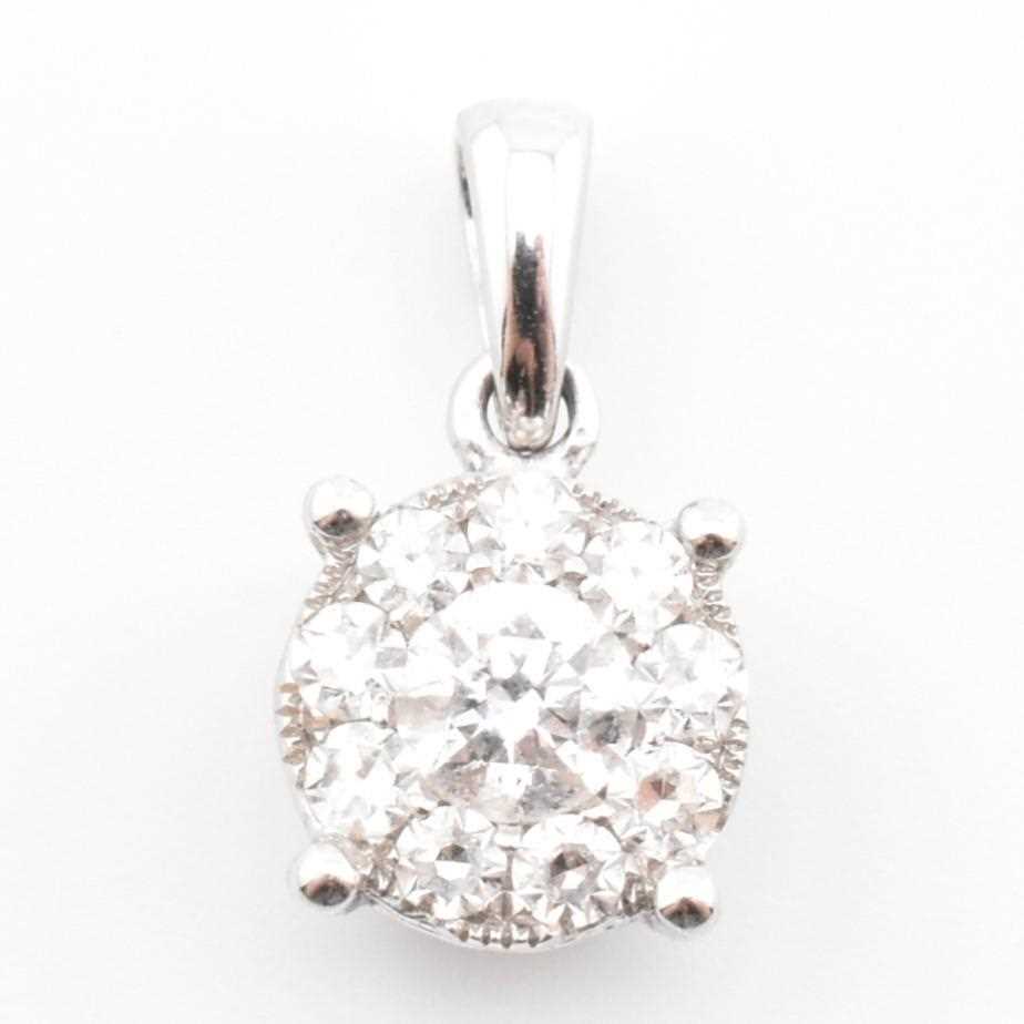 Lot 156 - 18CT WHITE GOLD & DIAMOND ROUND CLUSTER NECKLACE PENDANT