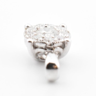 Lot 156 - 18CT WHITE GOLD & DIAMOND ROUND CLUSTER NECKLACE PENDANT