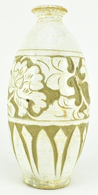 Lot 54 - NORTHERN SONG CIZHOU VASE 北宋磁州窑花卉瓶