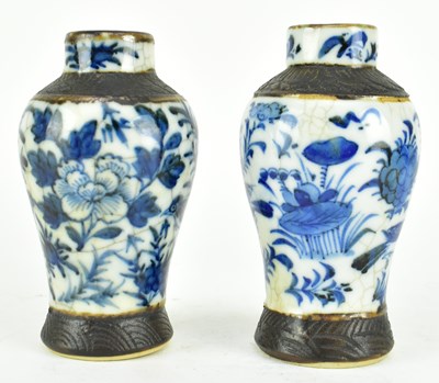 Lot 41 - PAIR OF QING NANKING BLUE AND WHITE MINIATURE VASES 清 仿哥窑青花花鸟小瓶一对