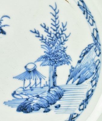 Lot 67 - COLLECTION OF FOUR QING DYNASTY PORCELAIN PIECES 清 粉彩青花陶瓷四件