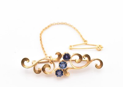 Lot 66 - 15CT GOLD & SAPPHIRE BROOCH PIN