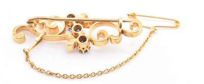 Lot 66 - 15CT GOLD & SAPPHIRE BROOCH PIN