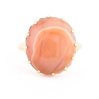 Lot 67 - GOLD & AGATE RING