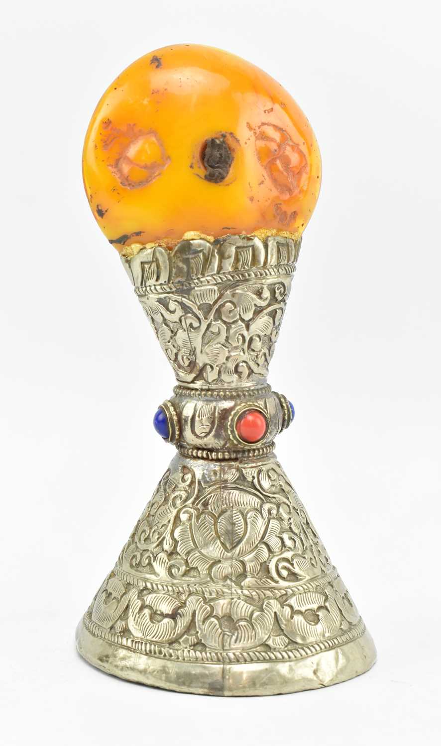 Lot 17 - TIBETAN SILVER COLOURED METAL AND COPAL RESIN SEAL