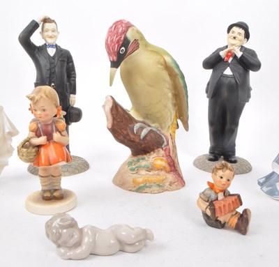 Lot 130 - COLLECTION OF EIGHT 20TH CENTURY ORNAMENTS AND FIGURINES