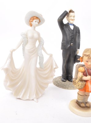 Lot 130 - COLLECTION OF EIGHT 20TH CENTURY ORNAMENTS AND FIGURINES