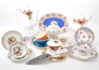 Lot 135 - COLLECTION OF 20TH CENTURY FINE BONE CHINA TEAPOTS, CUPS AND SAUCERS