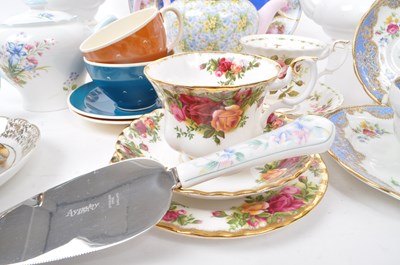 Lot 135 - COLLECTION OF 20TH CENTURY FINE BONE CHINA TEAPOTS, CUPS AND SAUCERS