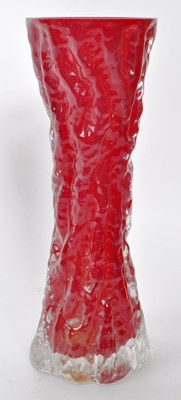 Lot 178 - VINTAGE 20TH CENTURY WHITEFRIARS STYLE RED GLASS VASE