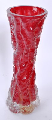 Lot 178 - VINTAGE 20TH CENTURY WHITEFRIARS STYLE RED GLASS VASE