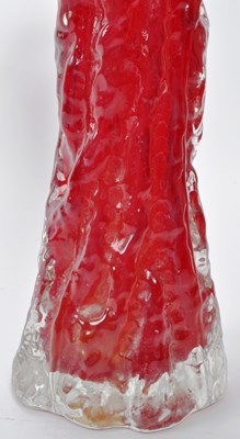 Lot 178 - VINTAGE 20TH CENTURY WHITEFRIARS STYLE RED GLASS VASE