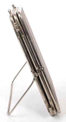 Lot 365 - VINTAGE MID-CENTURY FOLDING TRIPTYCH BARBER MIRROR