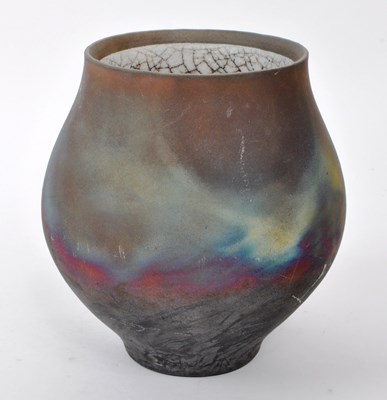 Lot 180 - TIM ANDREWS (B. 1960) - VINTAGE LATE 20TH CENTURY RAKU VASE