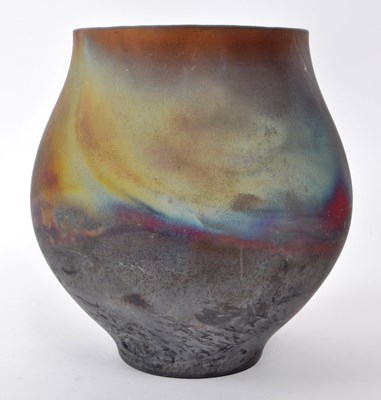 Lot 180 - TIM ANDREWS (B. 1960) - VINTAGE LATE 20TH CENTURY RAKU VASE