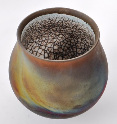 Lot 180 - TIM ANDREWS (B. 1960) - VINTAGE LATE 20TH CENTURY RAKU VASE