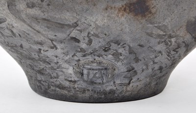 Lot 180 - TIM ANDREWS (B. 1960) - VINTAGE LATE 20TH CENTURY RAKU VASE