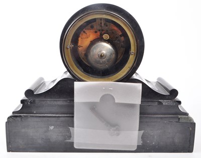 Lot 389 - VICTORIAN 19TH CENTURY BLACK & GREEN MARBLE MANTEL CLOCK
