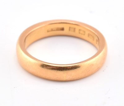 Lot 64 - HALLMARKED 22CT GOLD BAND RING